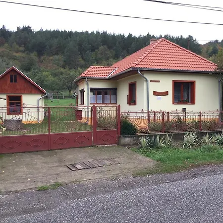 Konukevi Rebeka Vendeghaz